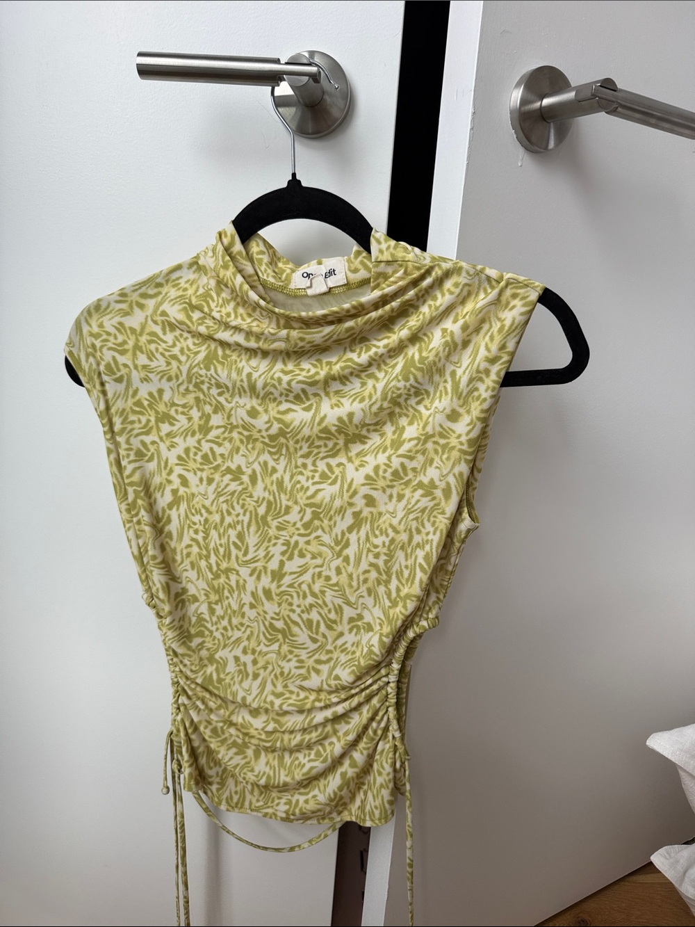 Nordstrom Sleeveless Ruched Cowl Neck Top in Olive Leaf Print